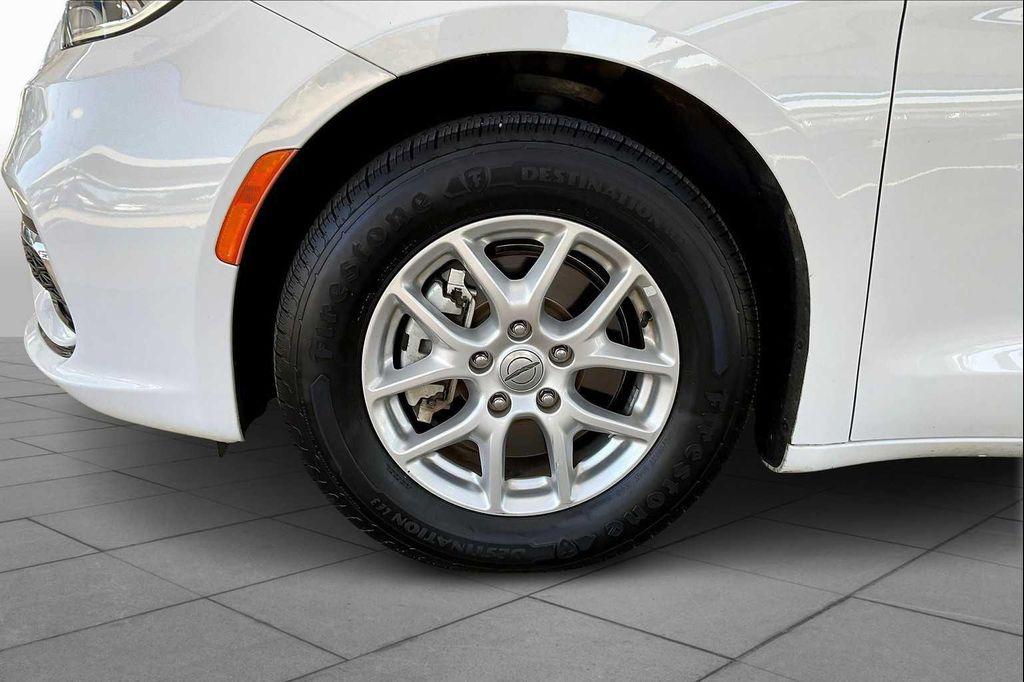 used 2022 Chrysler Pacifica car, priced at $23,999