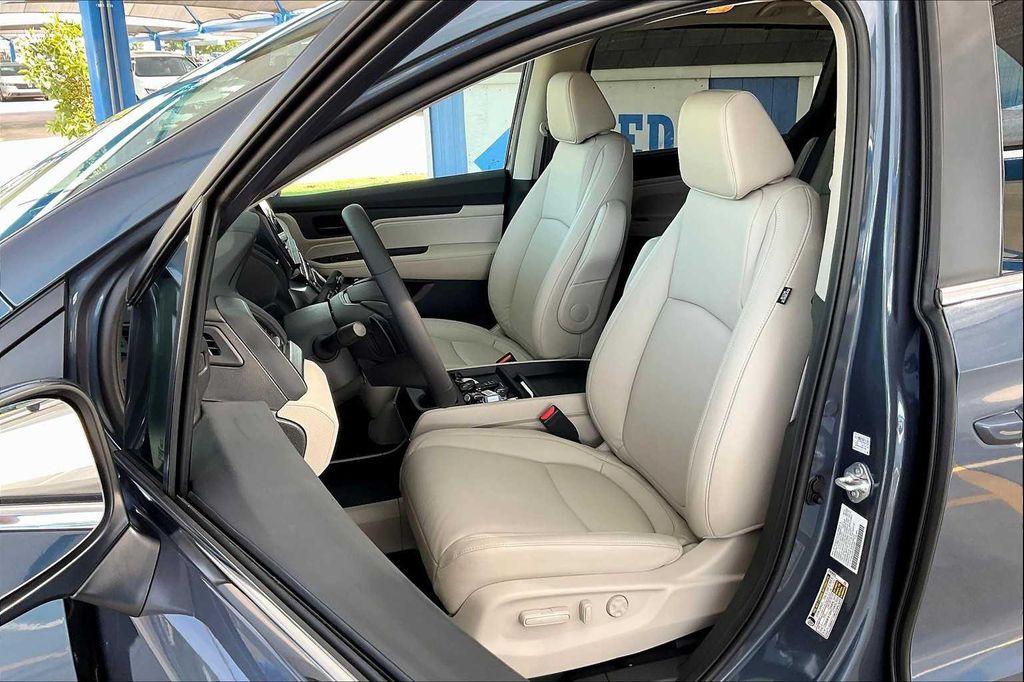 new 2026 Honda Odyssey car, priced at $44,885