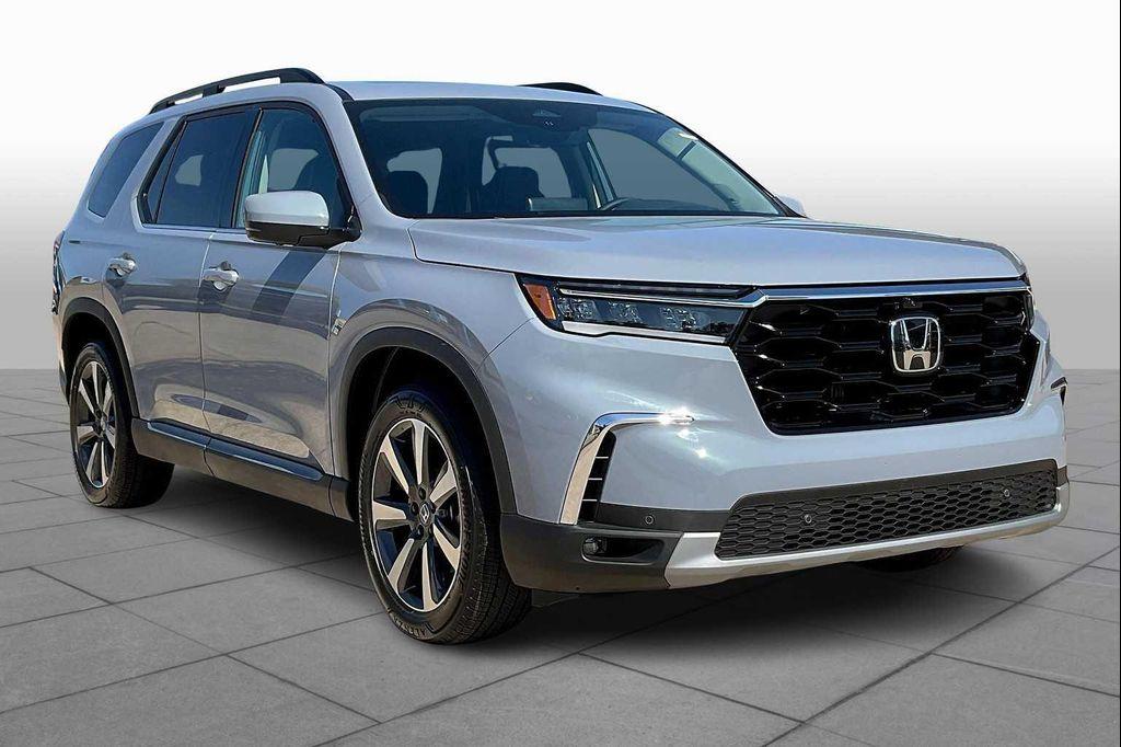 new 2025 Honda Pilot car, priced at $53,530