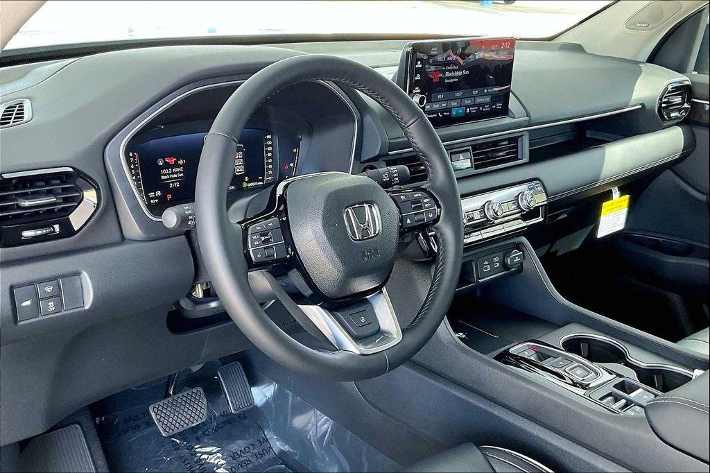 new 2025 Honda Pilot car, priced at $53,530