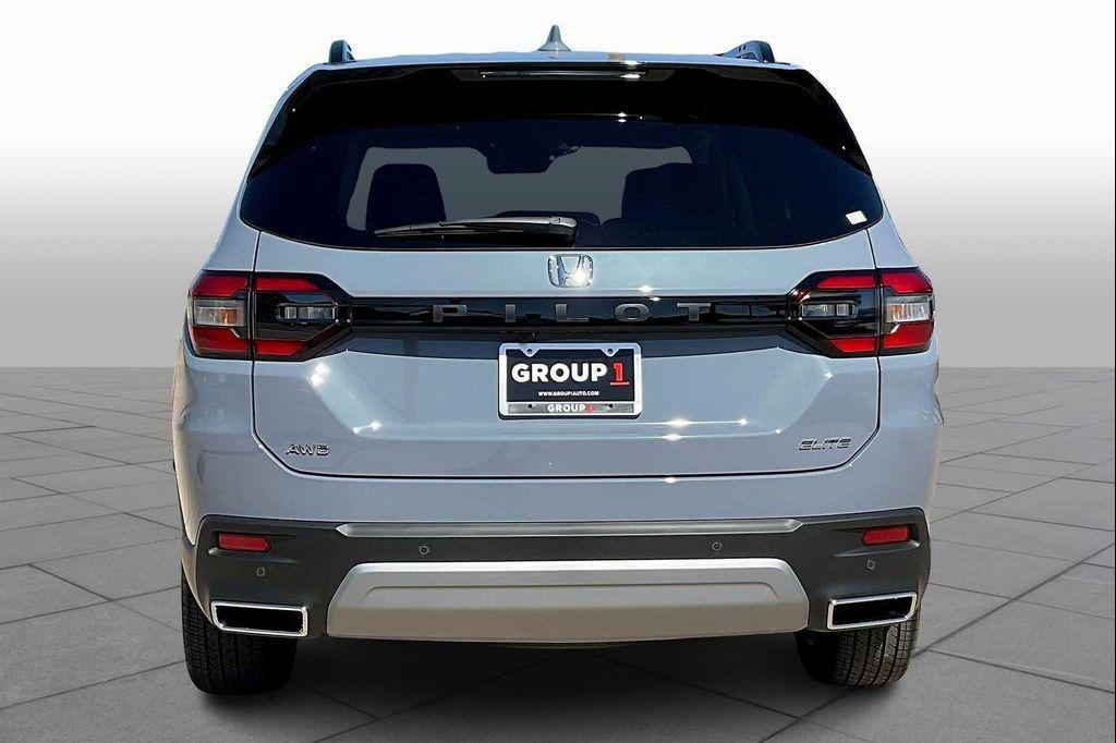 new 2025 Honda Pilot car, priced at $53,530