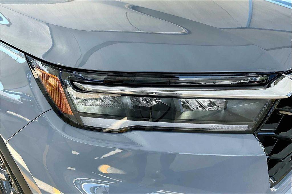 new 2025 Honda Pilot car, priced at $53,530