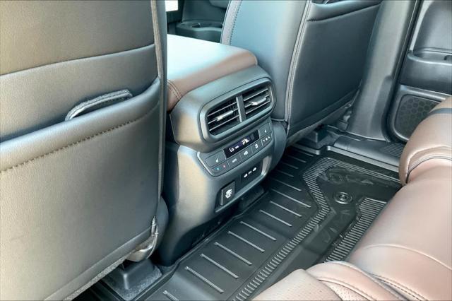 new 2025 Honda Pilot car, priced at $54,530