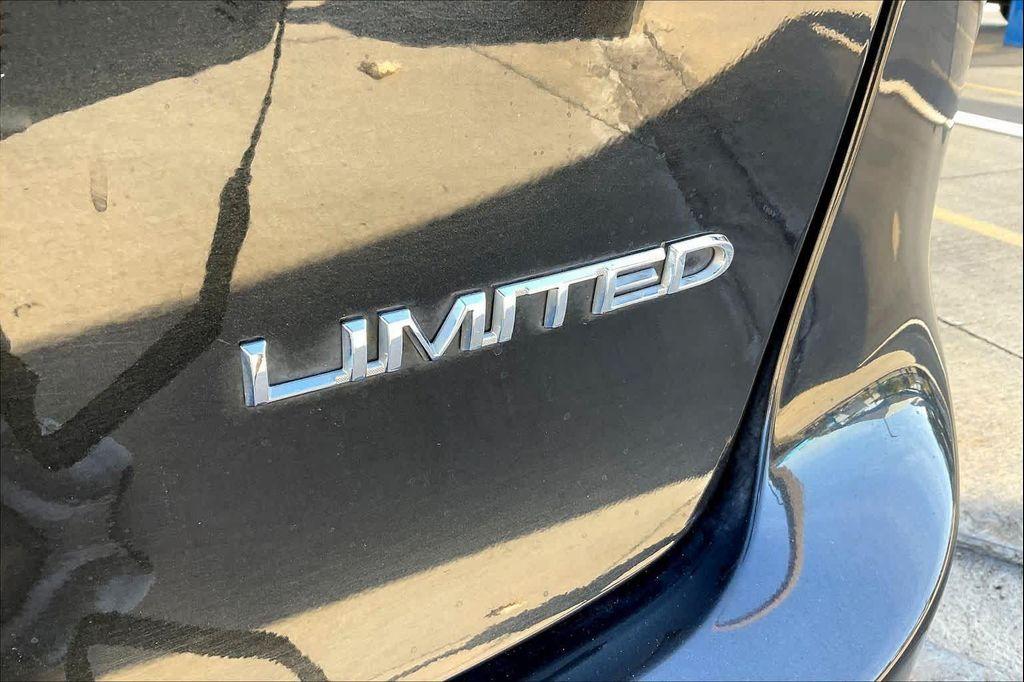 used 2019 Chrysler Pacifica car, priced at $18,999