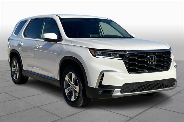 new 2025 Honda Pilot car, priced at $46,080