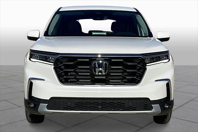 new 2025 Honda Pilot car, priced at $46,080