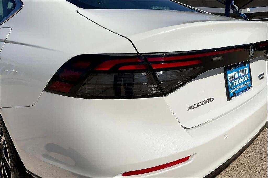 new 2025 Honda Accord Hybrid car, priced at $39,155