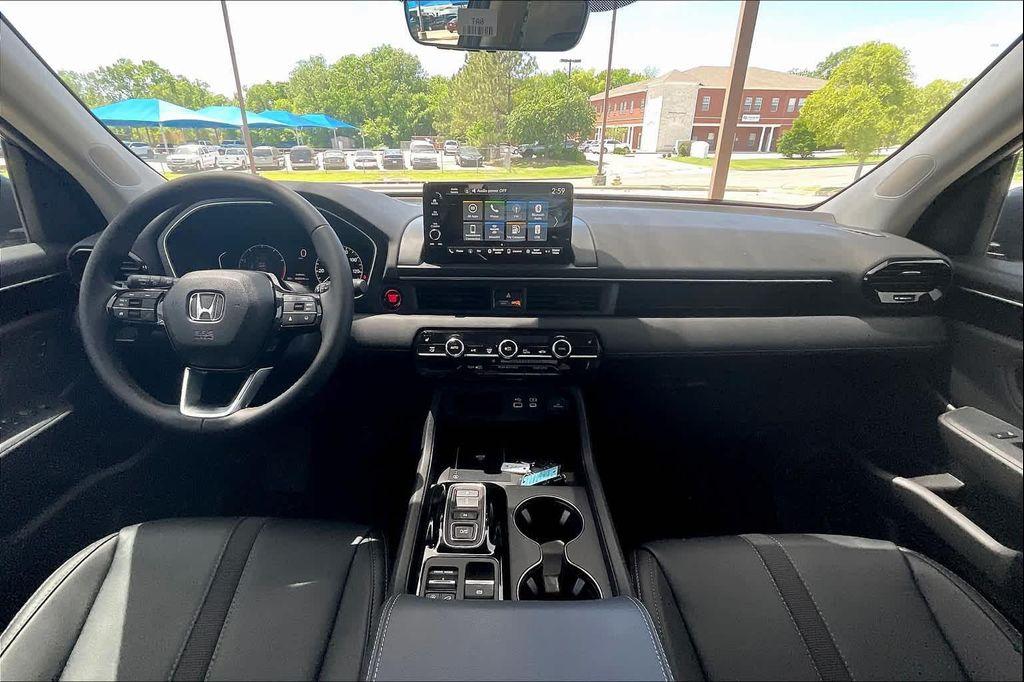 new 2025 Honda Pilot car, priced at $43,495