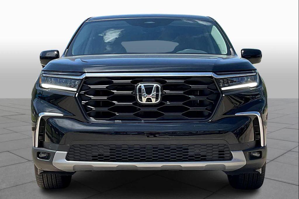 new 2025 Honda Pilot car, priced at $43,495