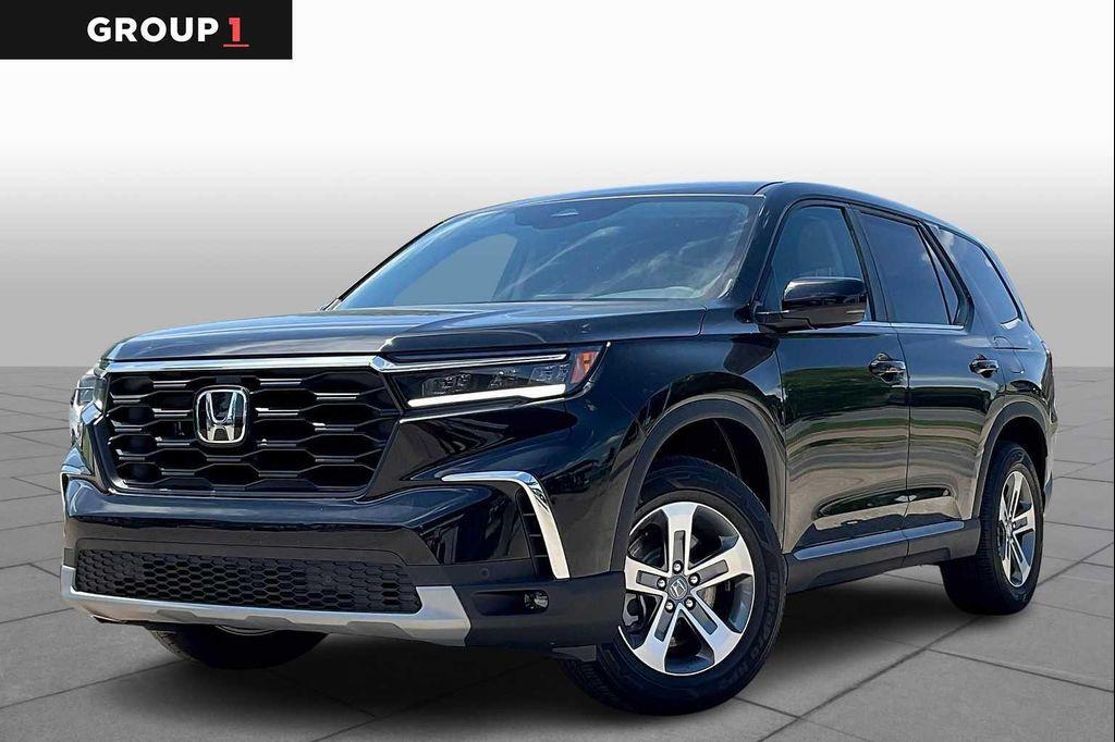new 2025 Honda Pilot car, priced at $43,495