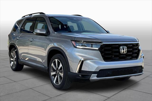 new 2025 Honda Pilot car, priced at $48,950