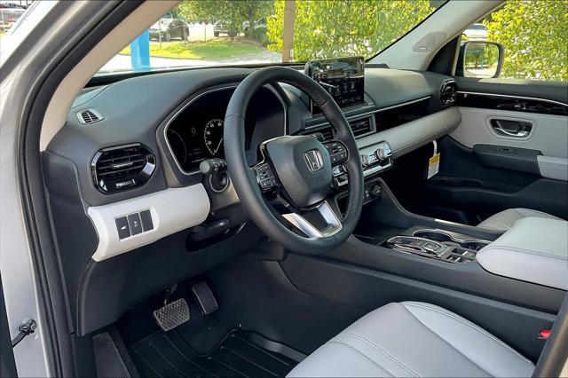 new 2025 Honda Pilot car, priced at $48,950