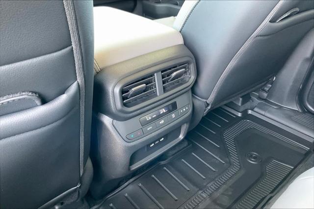 new 2025 Honda Pilot car, priced at $48,950
