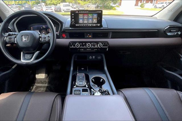 used 2025 Honda Pilot car, priced at $47,699