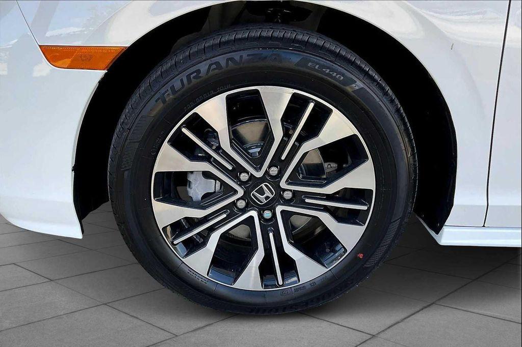 new 2026 Honda Odyssey car, priced at $53,645