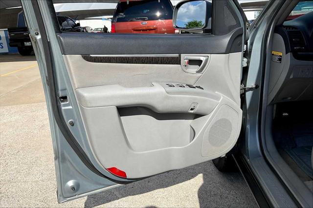 used 2007 Hyundai Santa Fe car, priced at $5,000