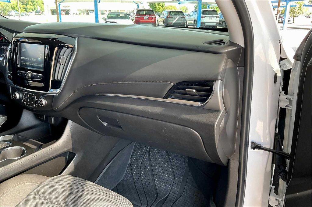 used 2018 Chevrolet Traverse car, priced at $13,999