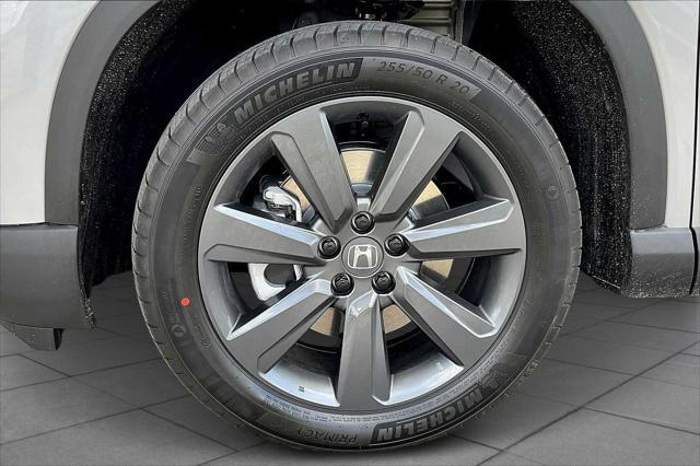 new 2025 Honda Pilot car, priced at $43,750
