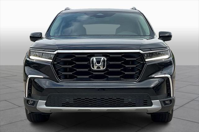 new 2025 Honda Pilot car, priced at $48,895