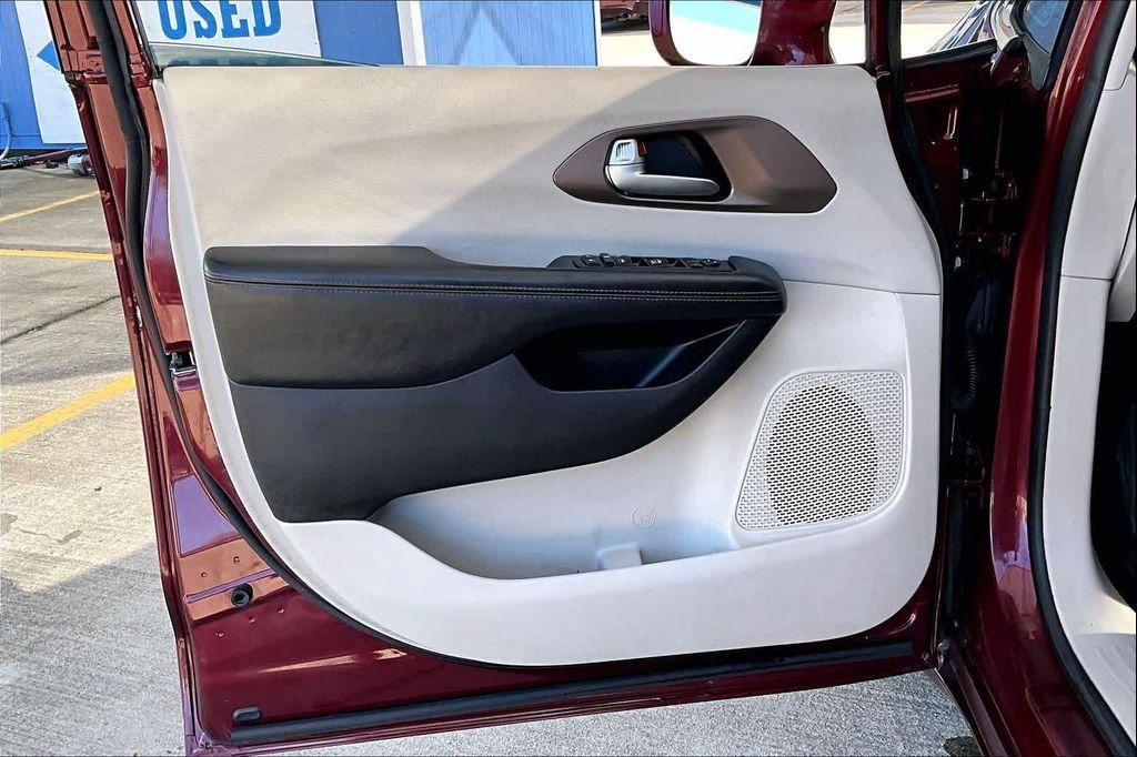 used 2017 Chrysler Pacifica car, priced at $7,999