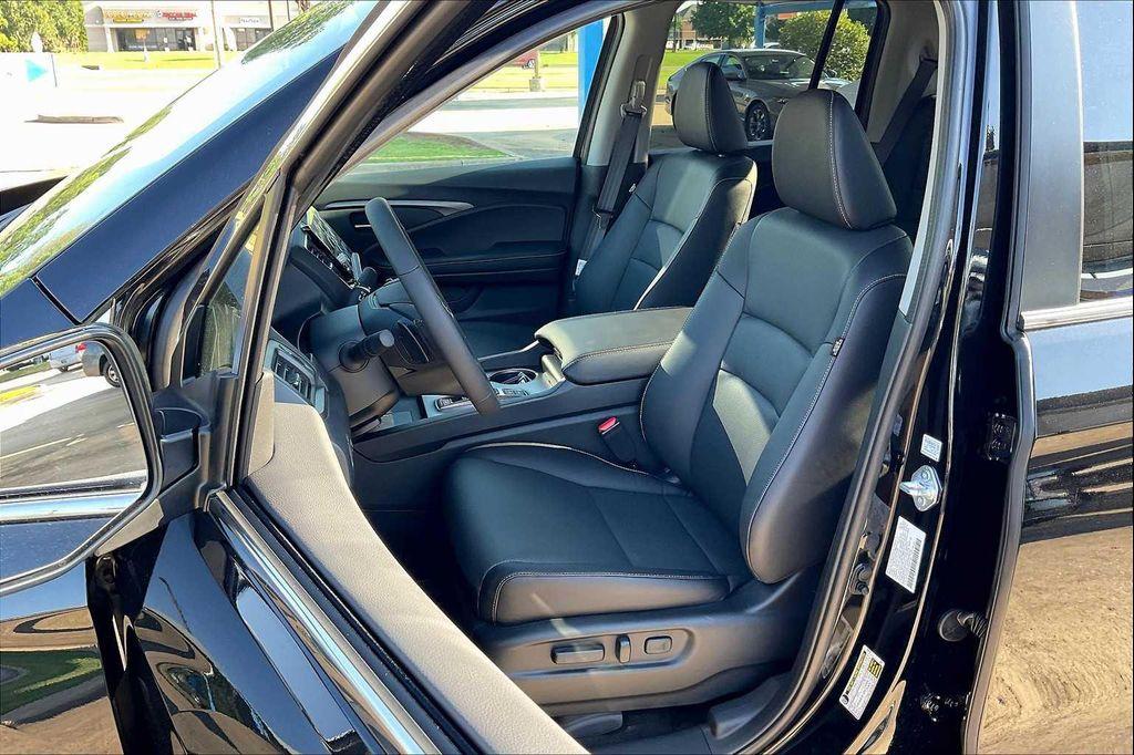 new 2025 Honda Ridgeline car, priced at $41,430