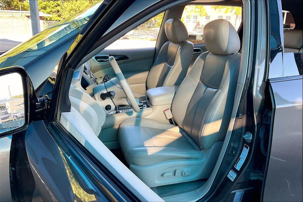 used 2015 Nissan Pathfinder car, priced at $7,999