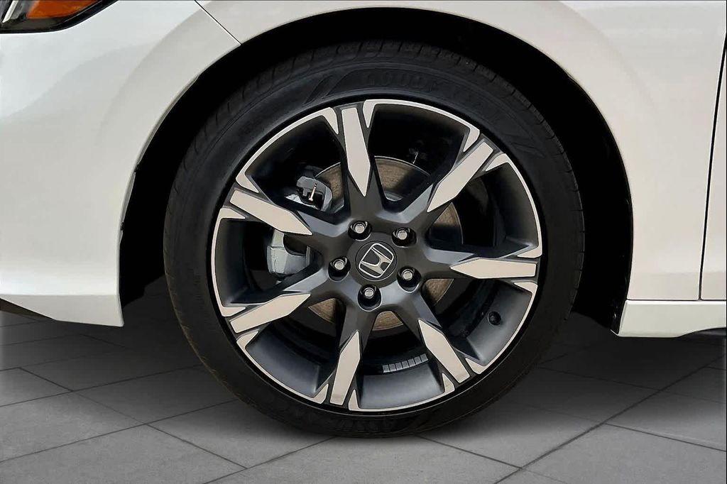 new 2026 Honda Civic Hybrid car, priced at $35,145