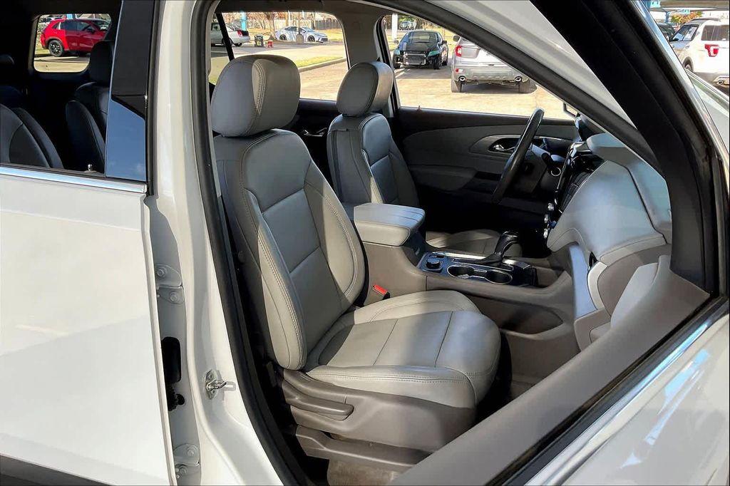 used 2019 Chevrolet Traverse car, priced at $18,999