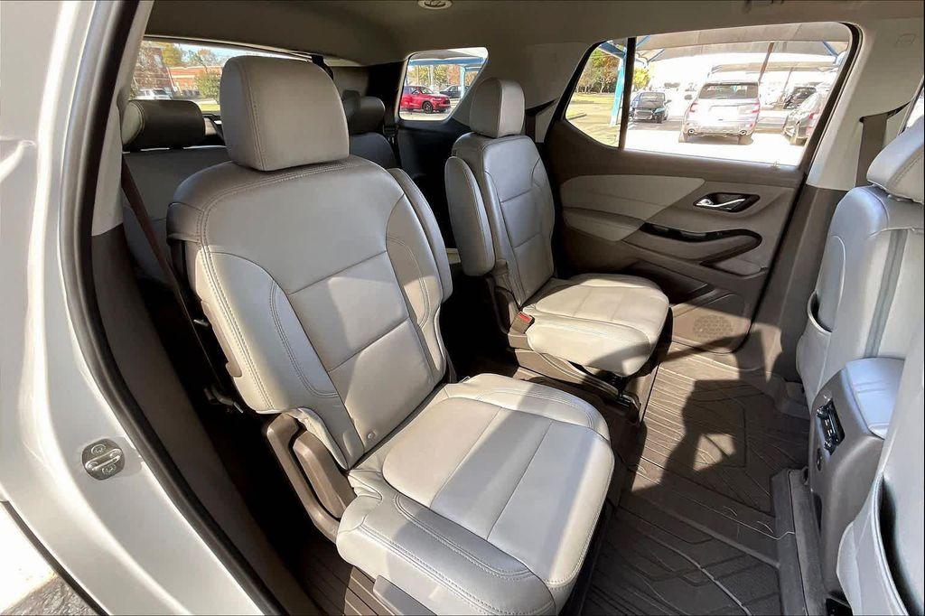 used 2019 Chevrolet Traverse car, priced at $18,999