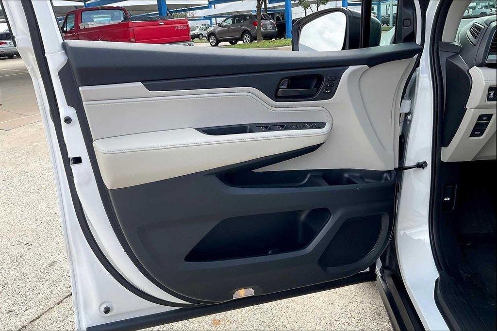 new 2026 Honda Odyssey car, priced at $44,745