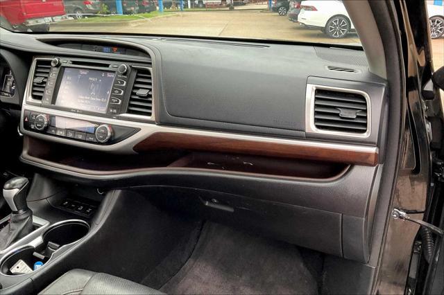 used 2014 Toyota Highlander car, priced at $10,999