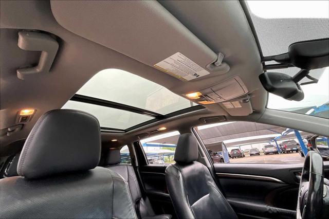 used 2014 Toyota Highlander car, priced at $10,999