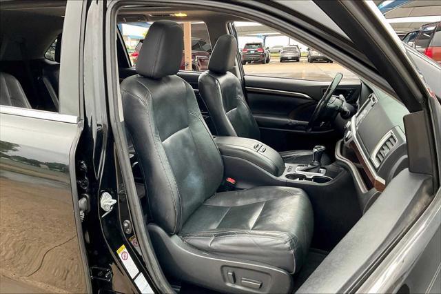 used 2014 Toyota Highlander car, priced at $10,999