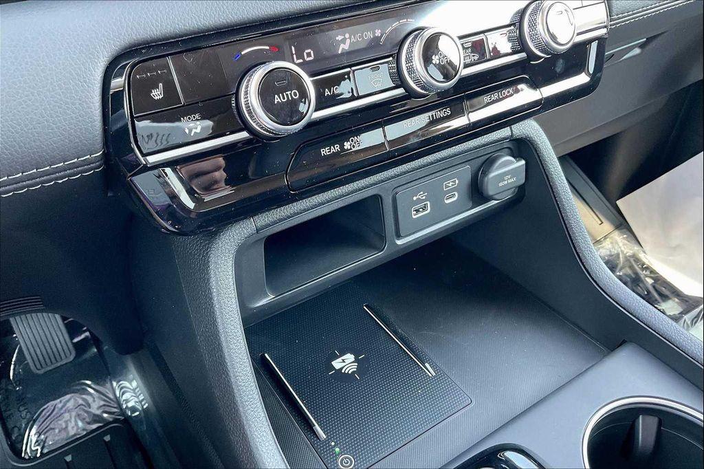 new 2025 Honda Pilot car, priced at $49,850