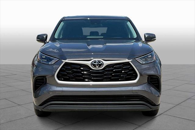 used 2023 Toyota Highlander car, priced at $31,640