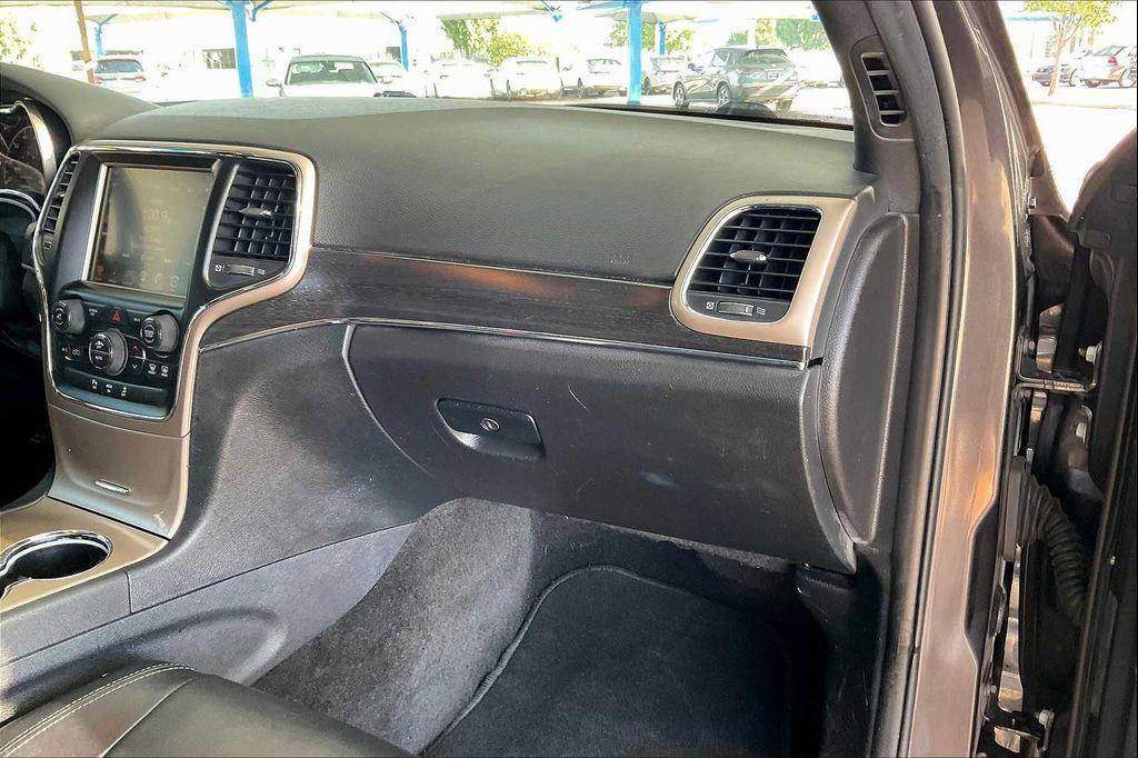 used 2015 Jeep Grand Cherokee car, priced at $11,344