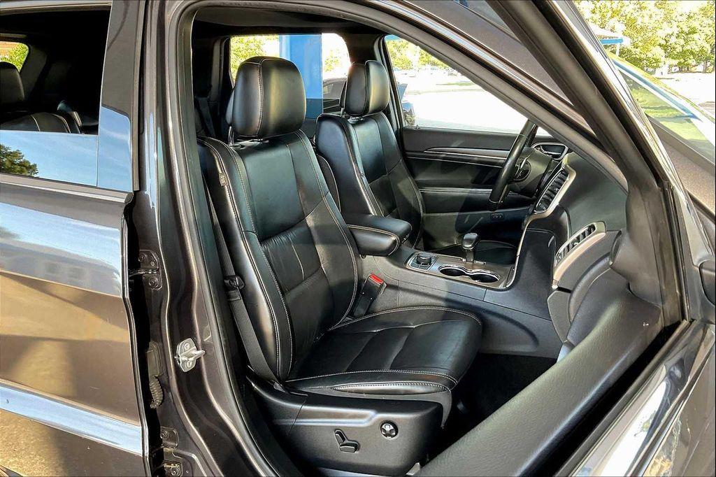 used 2015 Jeep Grand Cherokee car, priced at $11,344
