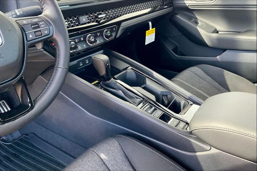 new 2025 Honda Accord Hybrid car, priced at $33,100