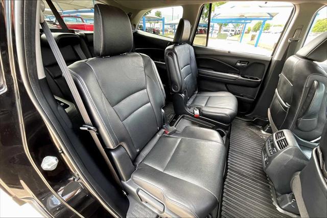 used 2022 Honda Pilot car, priced at $28,999