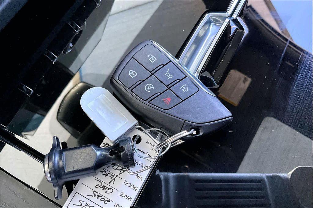 used 2025 GMC Yukon car, priced at $87,595