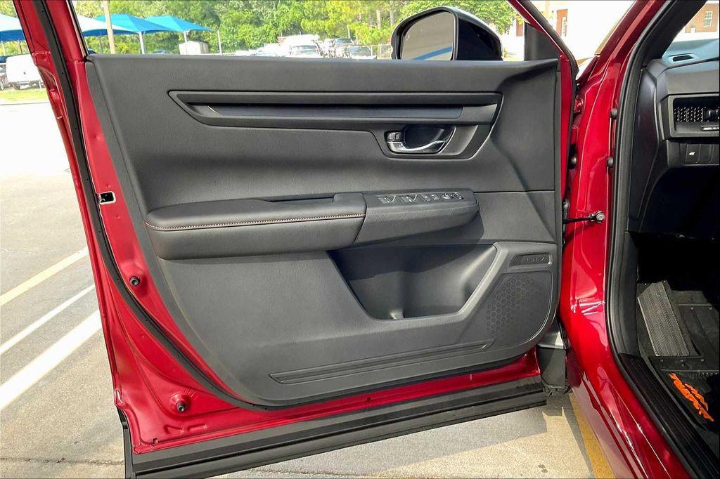 new 2026 Honda CR-V Hybrid car, priced at $38,400