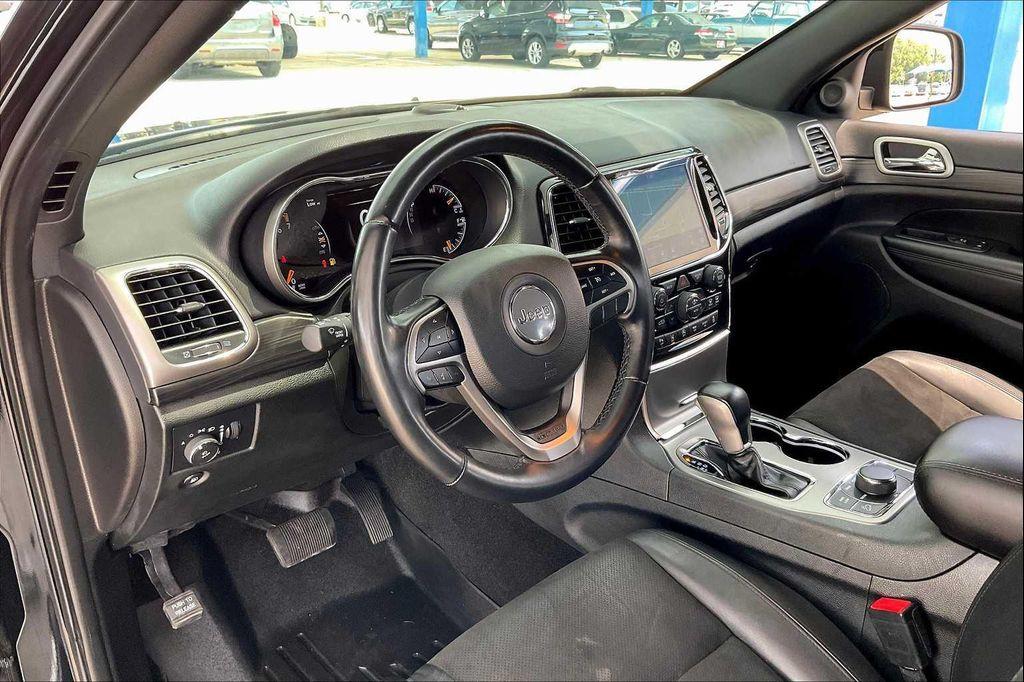 used 2022 Jeep Grand Cherokee car, priced at $29,899