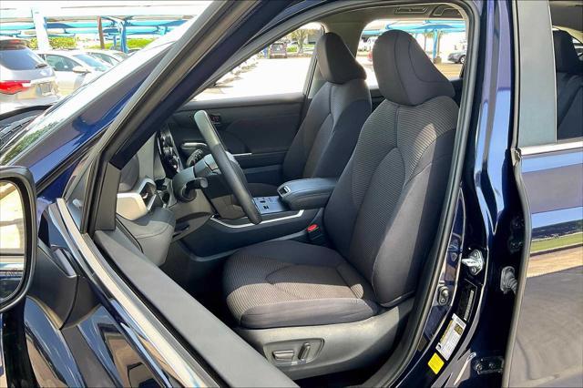 used 2023 Toyota Highlander car, priced at $35,999