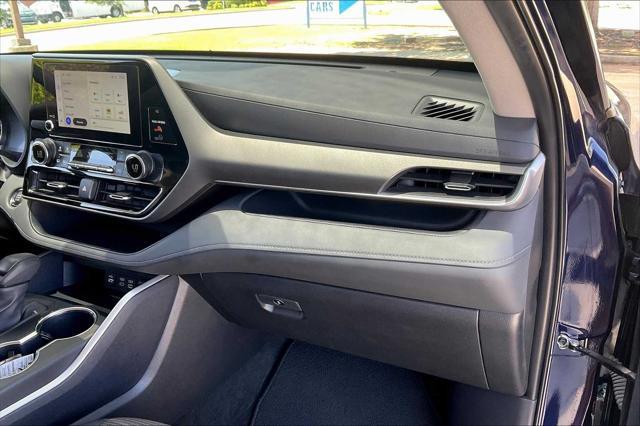 used 2023 Toyota Highlander car, priced at $35,999