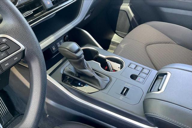 used 2023 Toyota Highlander car, priced at $35,999