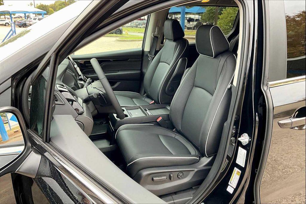 new 2026 Honda Odyssey car, priced at $48,990