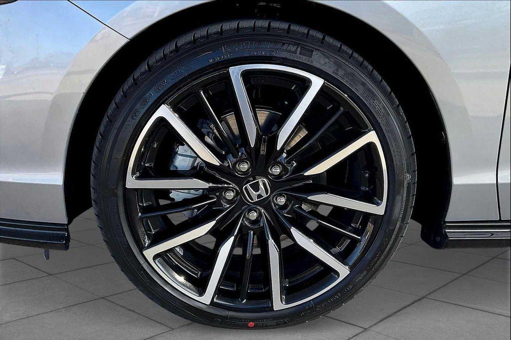 new 2025 Honda Accord Hybrid car, priced at $38,700
