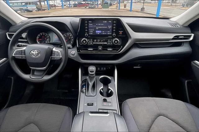 used 2022 Toyota Highlander car, priced at $27,999