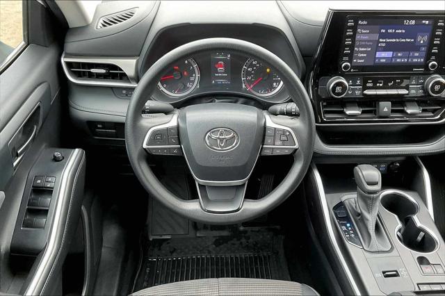 used 2022 Toyota Highlander car, priced at $27,999