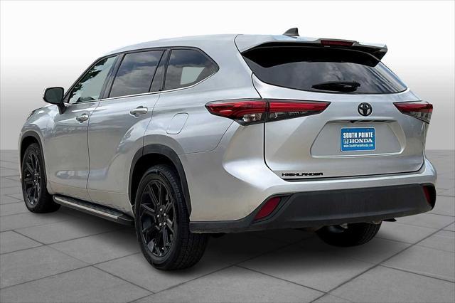 used 2022 Toyota Highlander car, priced at $30,699